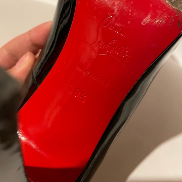 Authentic Christian Louboutin Round toe leather pumps - Picture 6 of 7